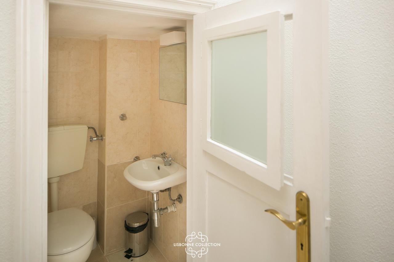 Central Apartment With Terrace By Lovelystay Lissabon Exterior foto
